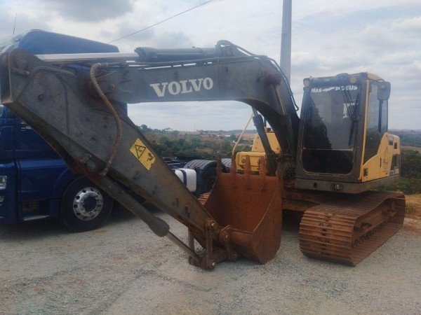 EC ESCAVADEIRA DE ESTEIRAS